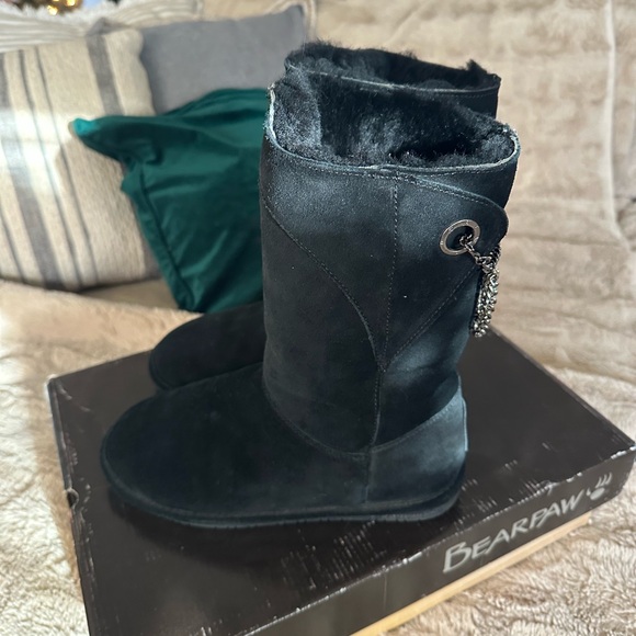 BearPaw Black Boots with Chain Accents winter boots size 10 fur boots warm - Picture 2 of 10